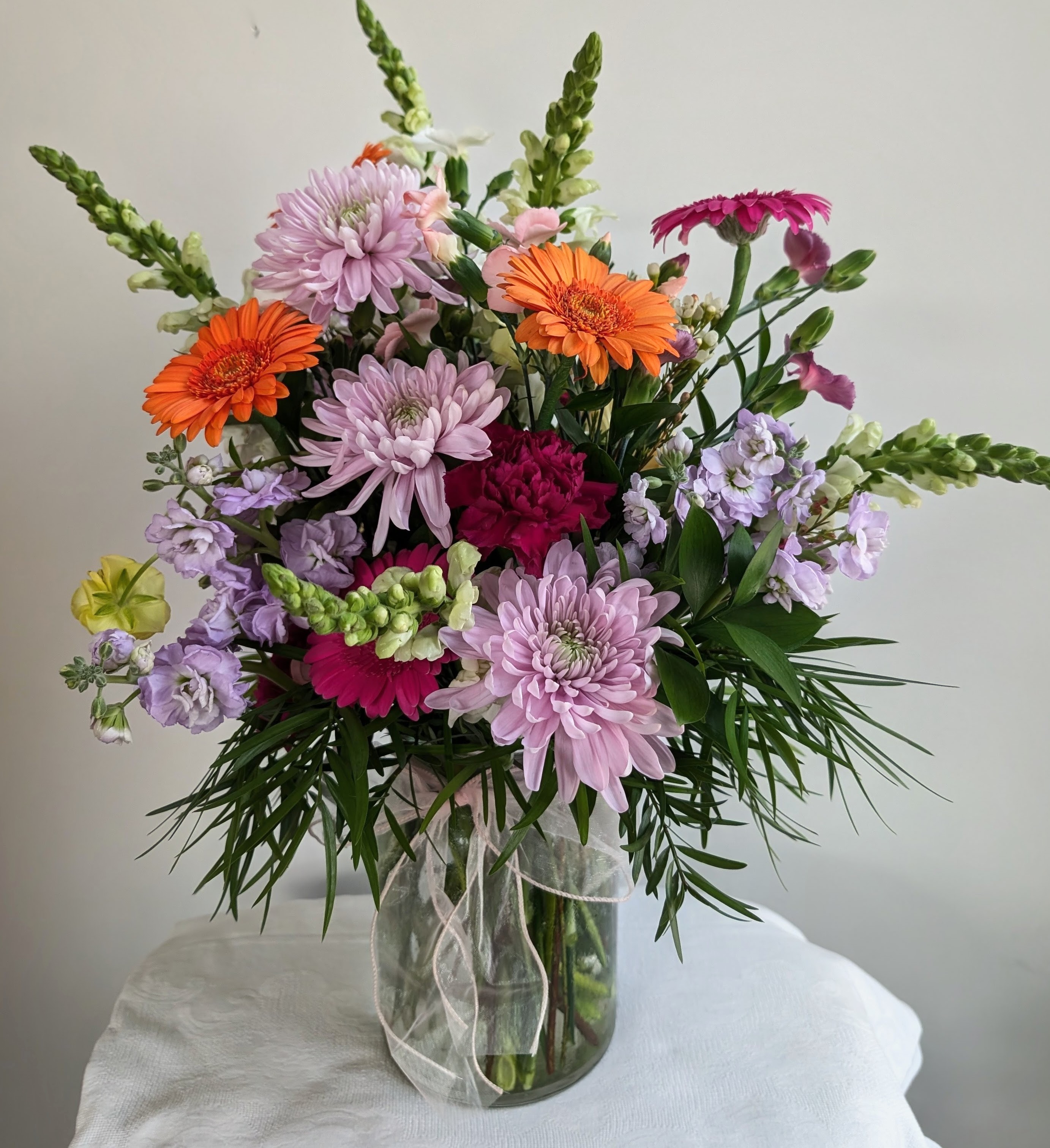 Cremone Mums & Gerbera