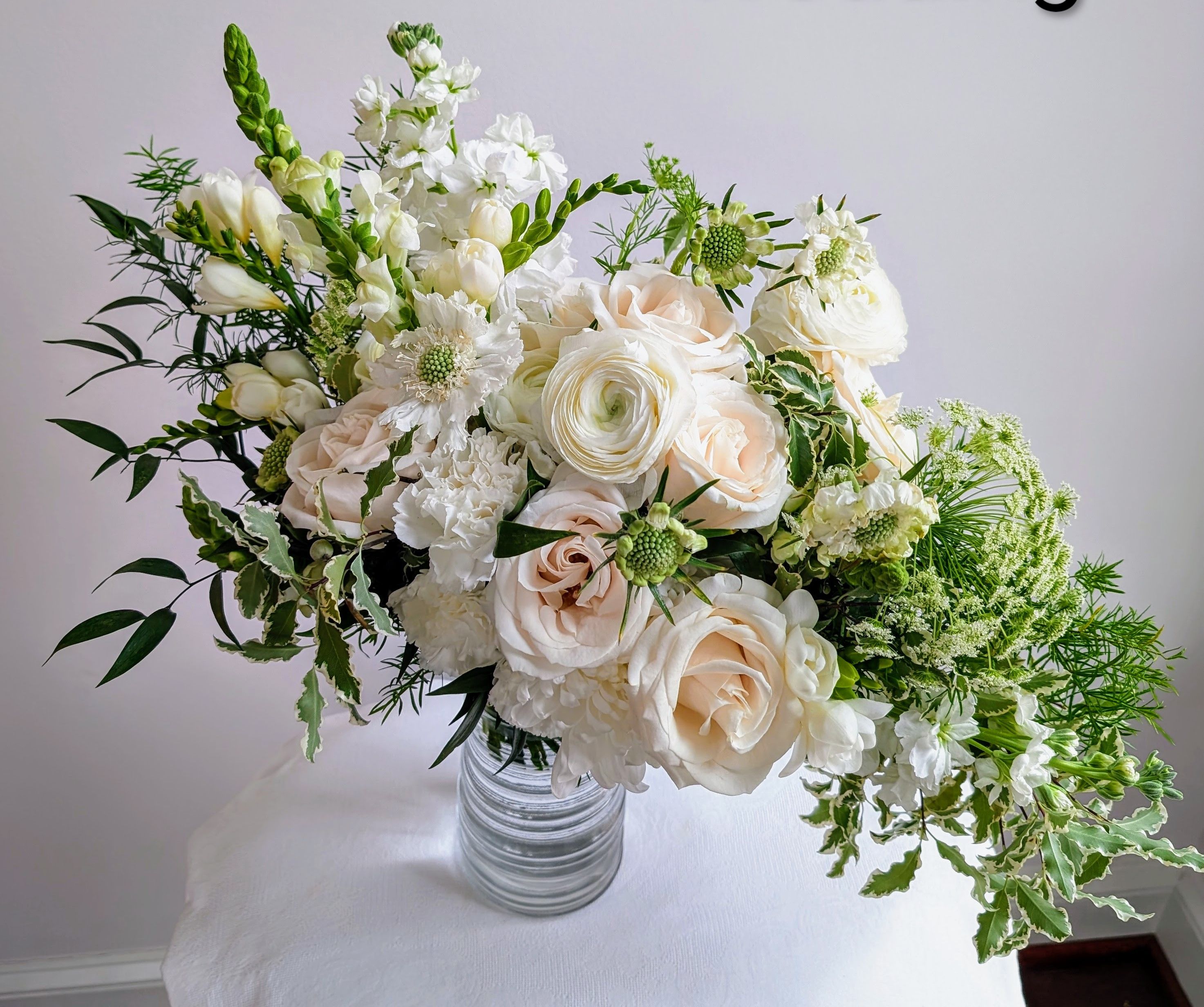 Ranunculus & Roses Cascade